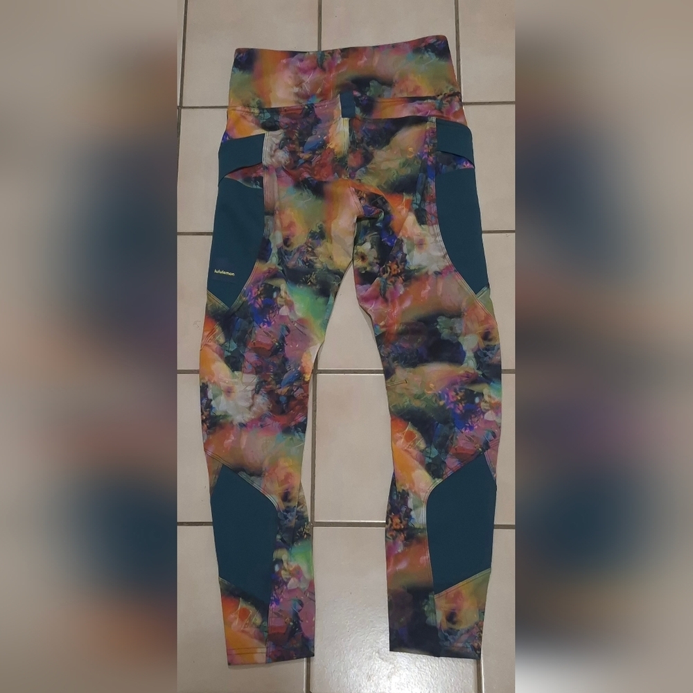 Lululemon Cargo Super-High-Rise Hiking Tight 25" – Sunbeam Floral Multi – Size 6 - Picture 2 of 5